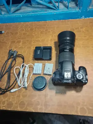 Canon EOS 650D (Rebel T4i) DSLR Camera + 55-250mm Lens
