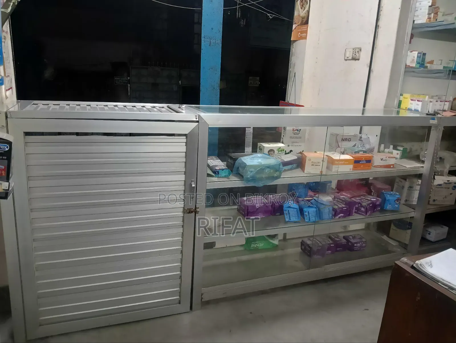 Aluminum Showcase