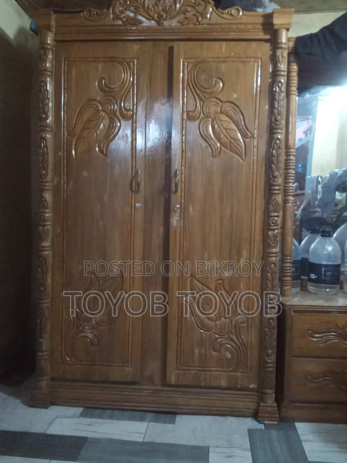 Wooden Almirah for Sale