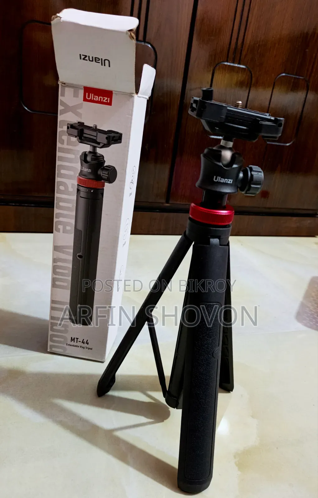 Ulanzi Extendable Vlog Tripod (MT-44)