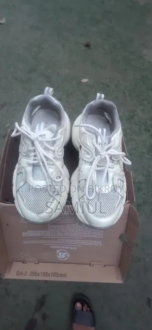 Shoes for sale, a pair of MagicTime AGSDON (奥古狮登) brand shoes