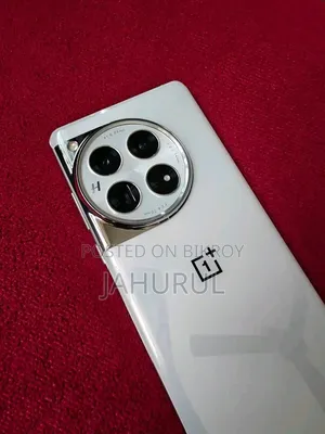 ওয়ানপ্লাস ১২ ২৫৬ জিবি হোয়াইট