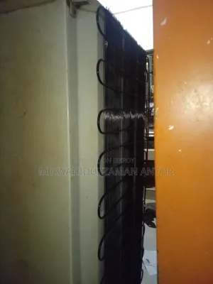 Old refrigerator for sale. Everything is working.