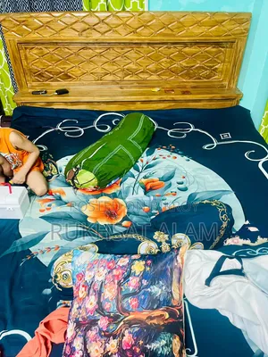Original teak wood king size 6'x7' bed. Highsa teak wood.