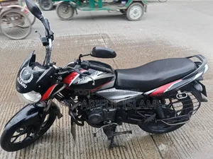 বাজাজ ডিসকভার ১২৫ ২০২১ কালো
