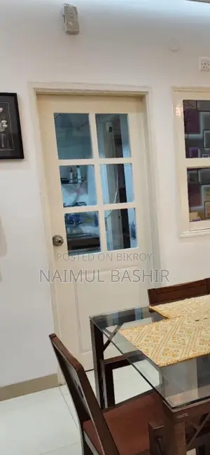 কাঠ এবং কাঁচের দরজা