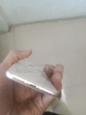 Apple iPhone 8 64 GB White