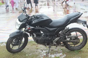 সুজুকি জিক্সার ২০১৯ ব্ল্যাক