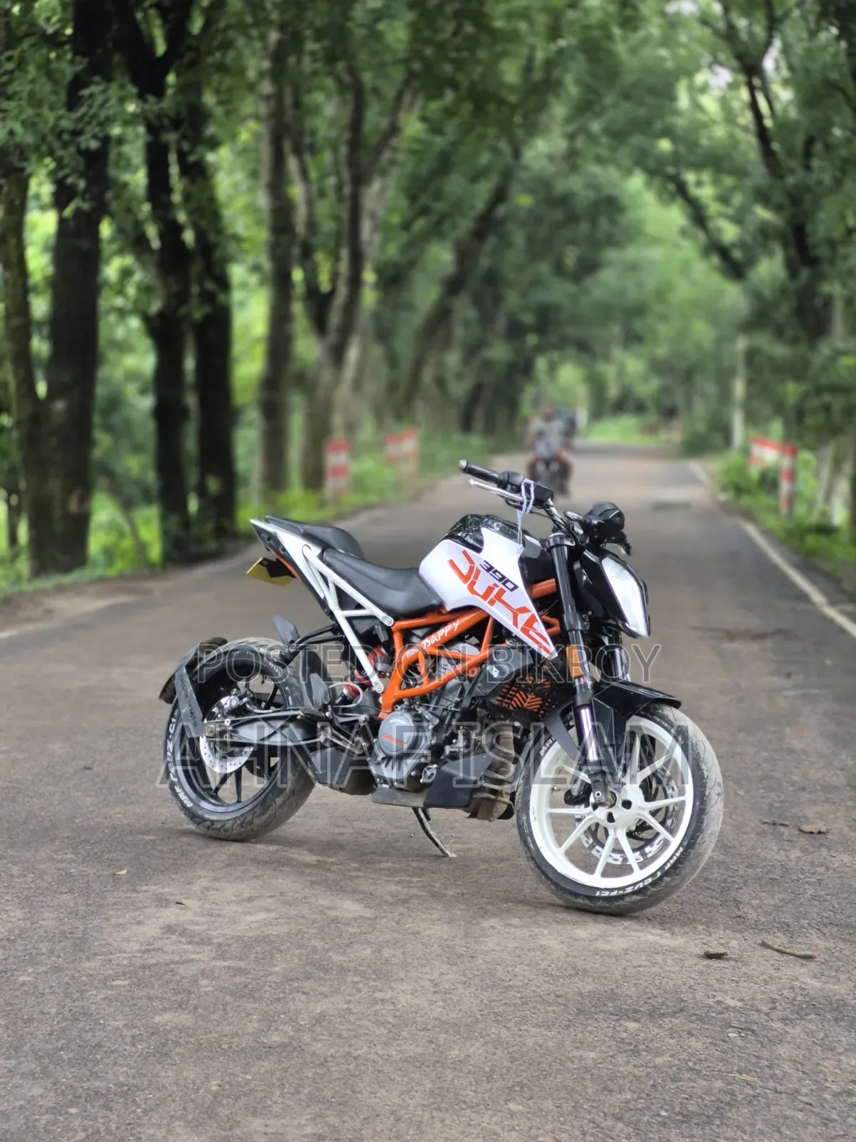 কেটিএম ডিউক ১২৫ ২০২১ হোয়াইট