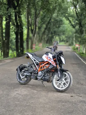 কেটিএম ডিউক ১২৫ ২০২১ হোয়াইট