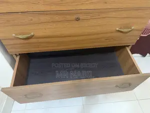 আলমারি পারটেক্স