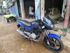বাজাজ পালসার ১৫০ ২০১৭ কালো