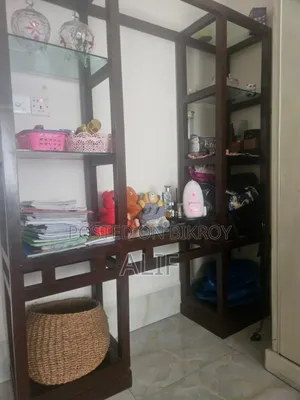 ডিসপ্লে শেলফ বিক্রয়ের জন্য