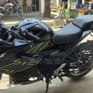 সুজুকি গিক্সার এসএফ ২০২৫ কালো