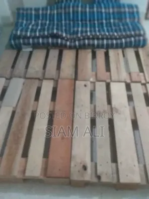 Wooden Plate Bed