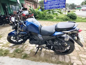 ইয়ামাহা এফজেড ২০১৮ ব্লু