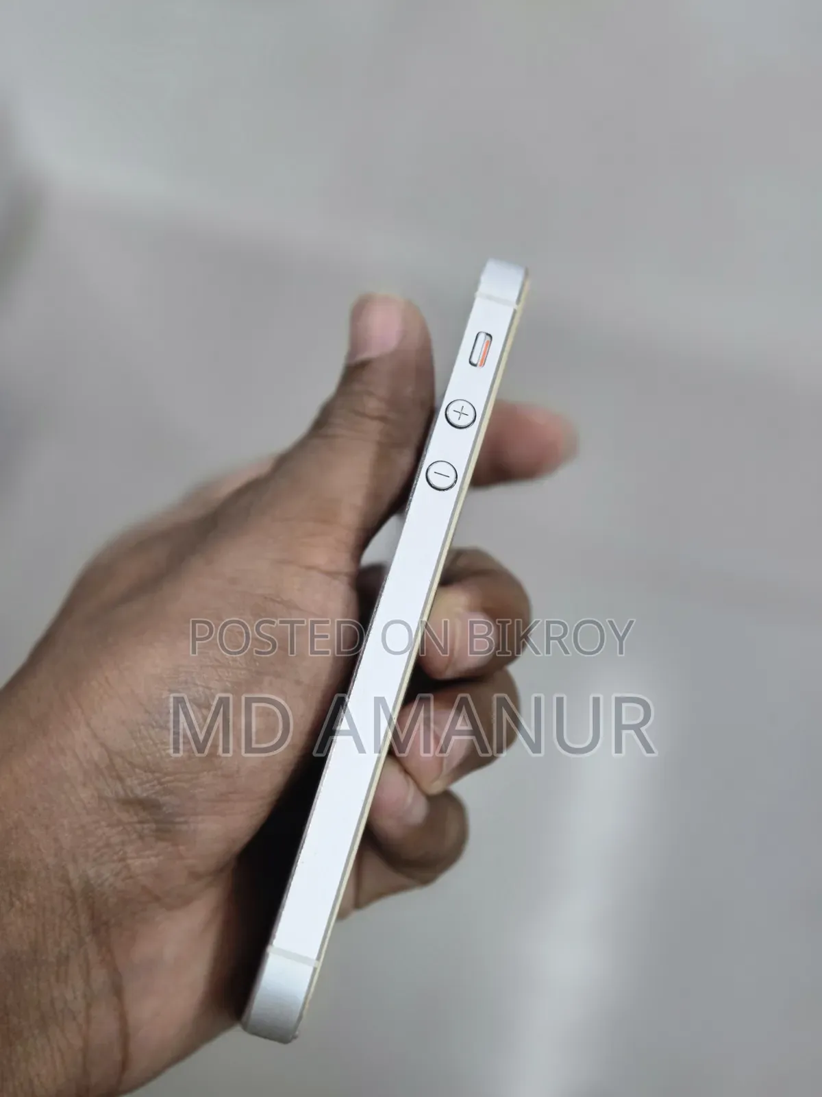 অ্যাপল ৬৪ জিবি সিলভার