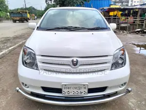 টয়োটা আইএসটি ২০০৫ হোয়াইট