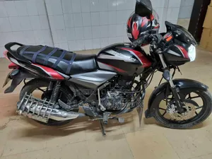 বাজাজ ডিসকভার ১২৫ ২০১৯ লাল