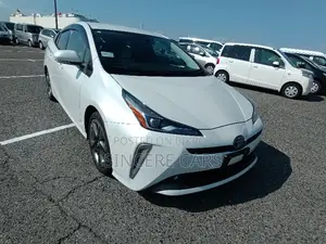 Toyota Prius 2021 Pearl