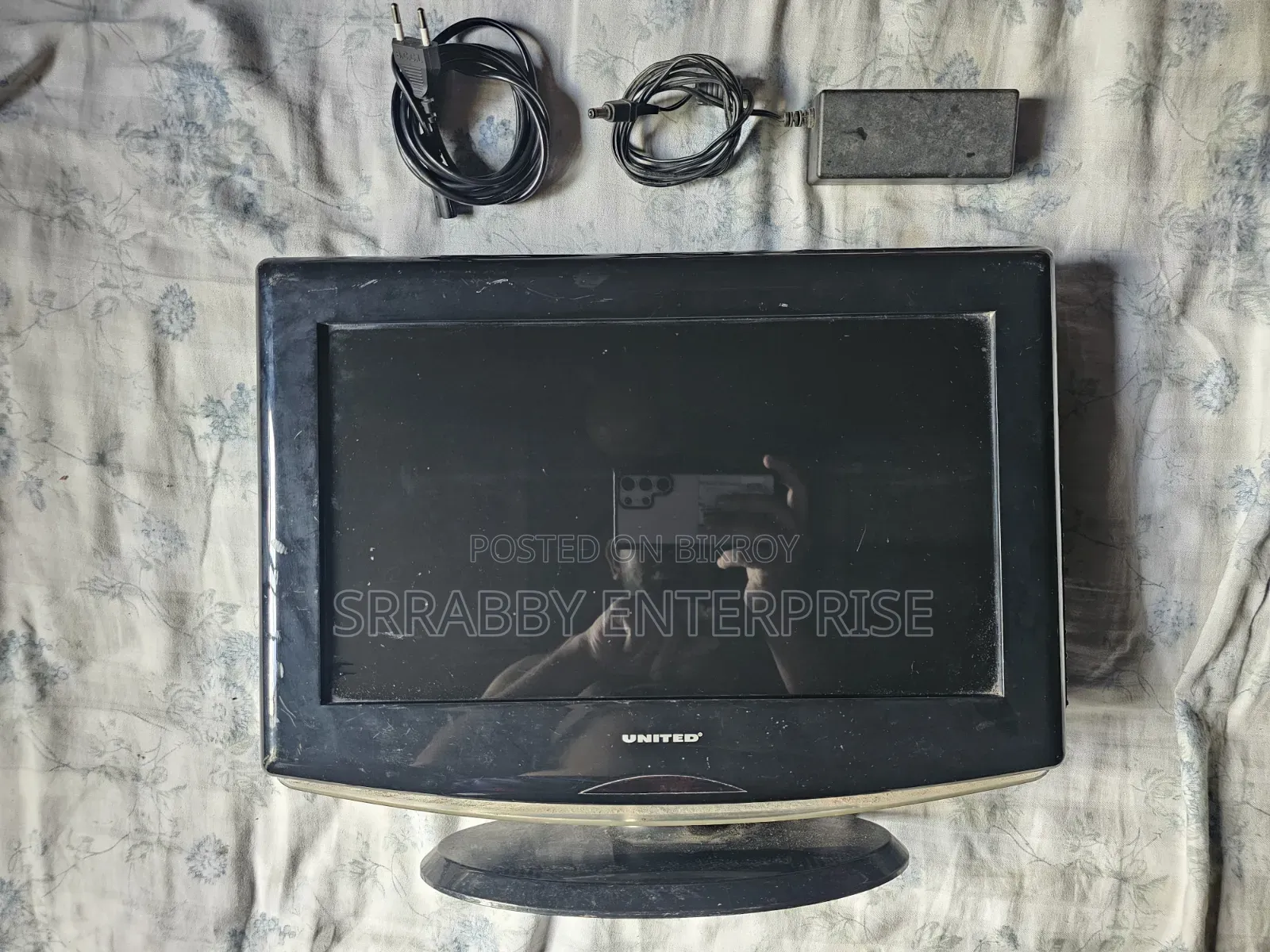 United 15 Inch LED TV Combo