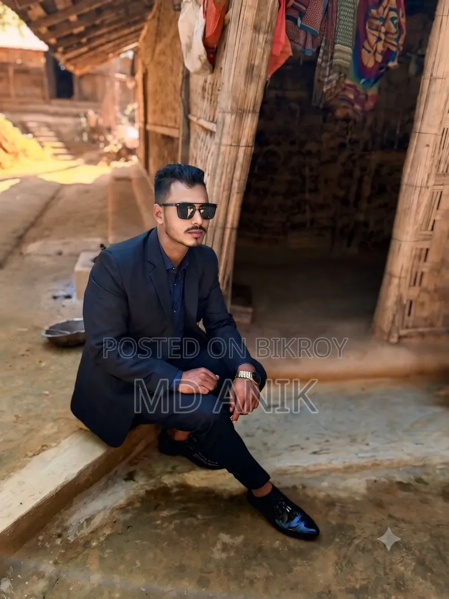 আমি একজন দক্ষ গাড়ি চালক
ড্রাইভিং অভিজ্ঞতা: ১১ বছর