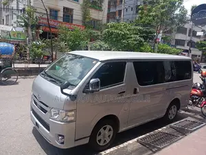 টয়োটা হাইএস ২০২১ সিলভার