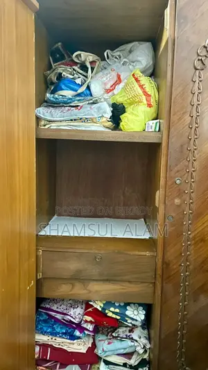 উডেন ক্লোজেট