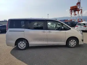 Toyota Noah 2020 Silver