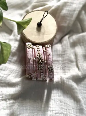 হাতের তৈরি চুড়ি