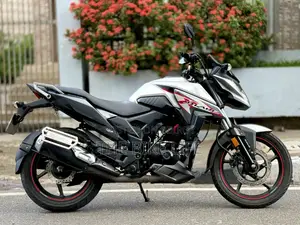 Honda X-Blade 160 2025 Silver