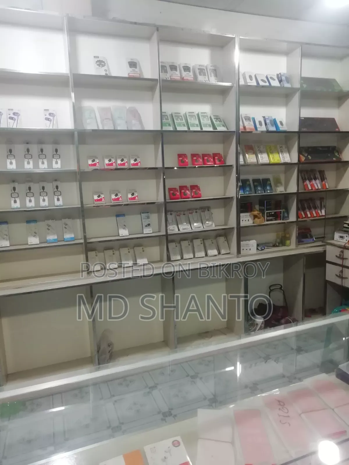 মোবাইল সার্ভিসিং এর দোকান বিক্রি হবে