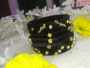 Royal Blue Kundan ১ পিিস ৪ টা ডিজাইন একদম ইউনিক ১ সেট ২৮০ টাকা মাত্র