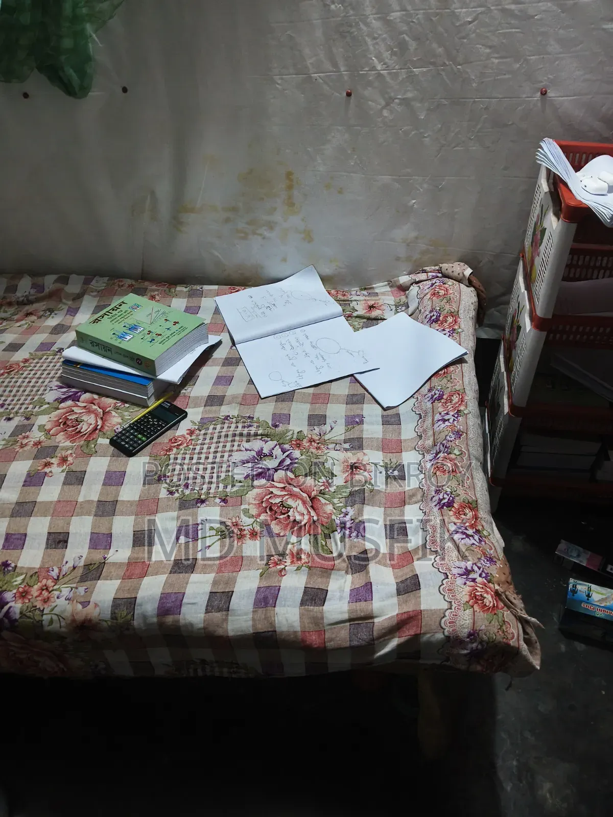 Table and Single Bed for Sale. (Must visit to know price)