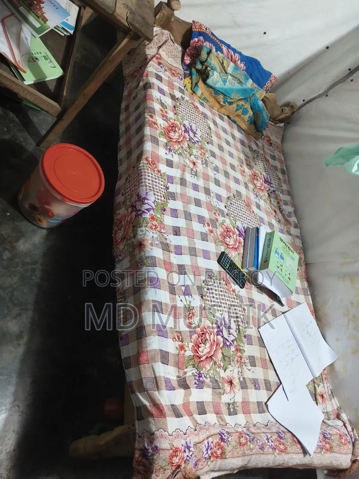 Table and Single Bed for Sale. (Must visit to know price)