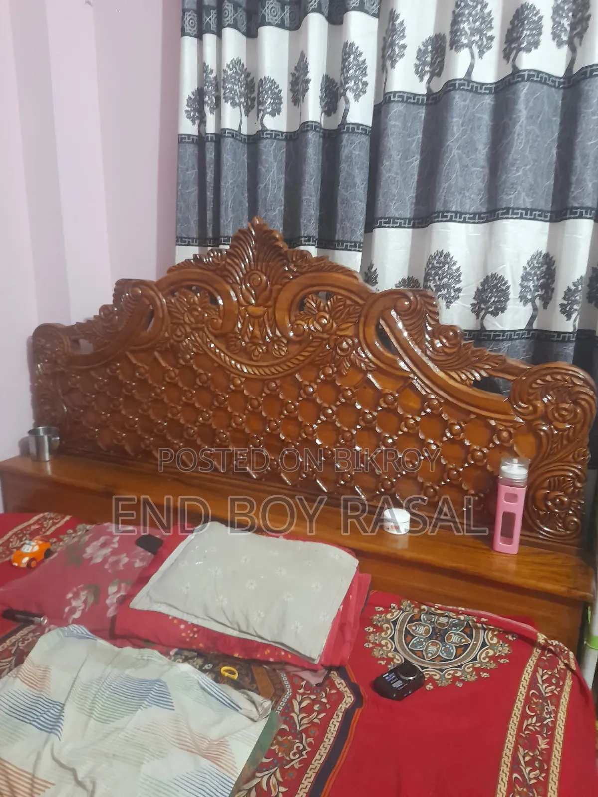 খাট করই কাঠের শখ করে বানানো