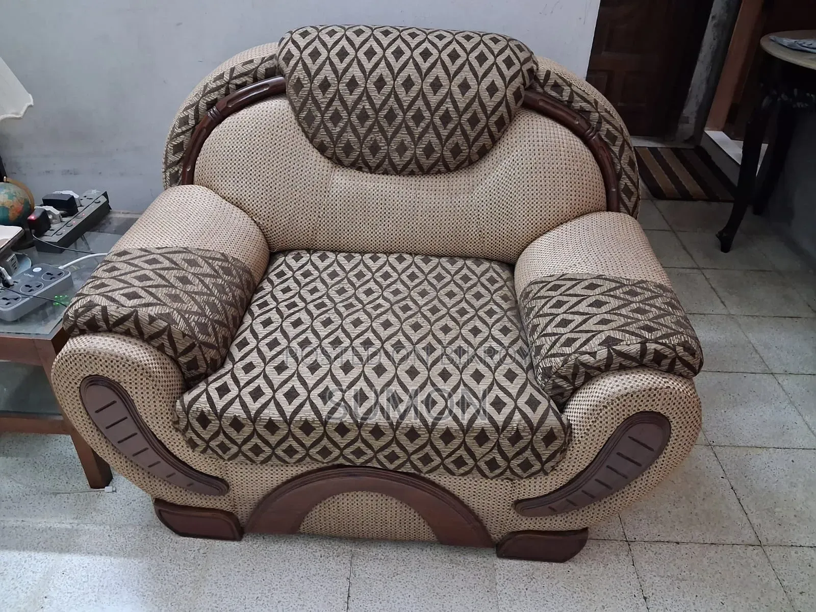 Gorgius Sofa Set