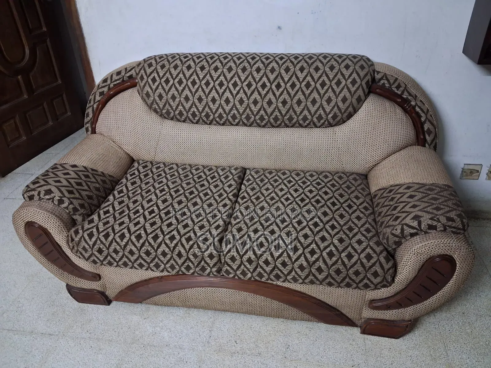Gorgius Sofa Set