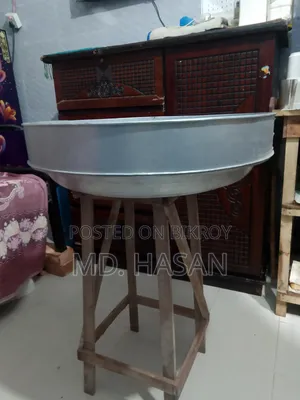 ফুচকা, ঝাল মুড়ি, ছুলা বোট বিক্রয় করার টেবিল