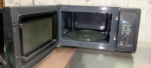 Samsung Grill Microwave Oven (Used) – Excellent Condition