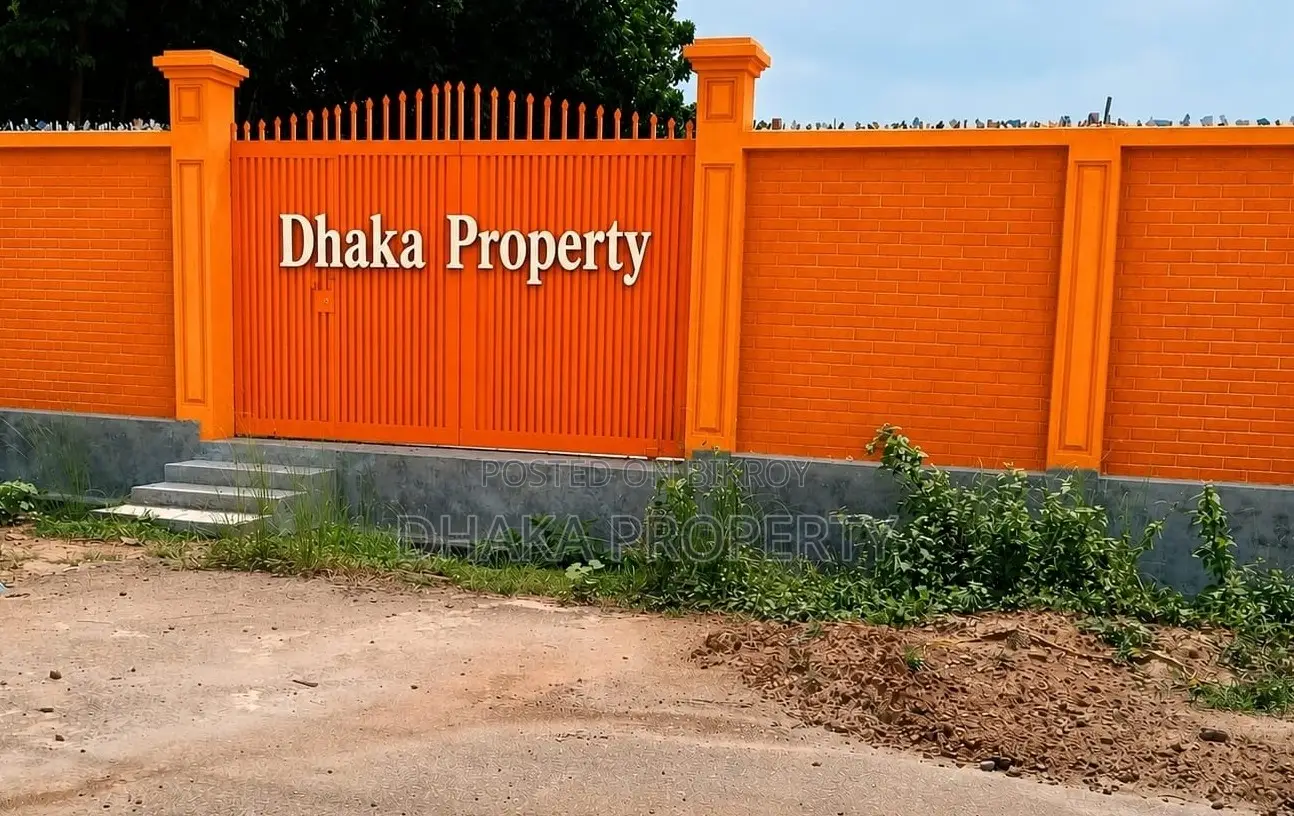 54/75ft Corner 9.75 Katha West at Sector-9