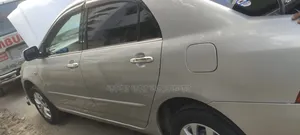 টয়োটা করোলা ২০০৫ সিলভার