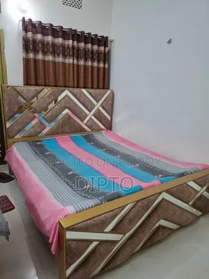 কিং সাইজ বেড + ড্রেসিং টেবিল সেট (প্রিমিয়াম) এবং একটি কাঠের বিছানা