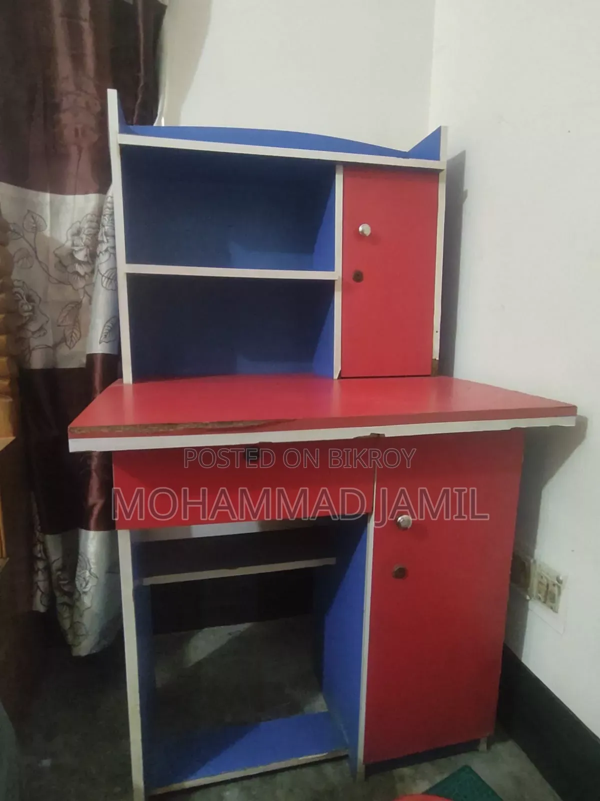 পড়ার টেবিল বিক্রয় করা হবে দ্রুত