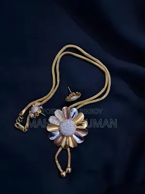 Gold Necklace Set