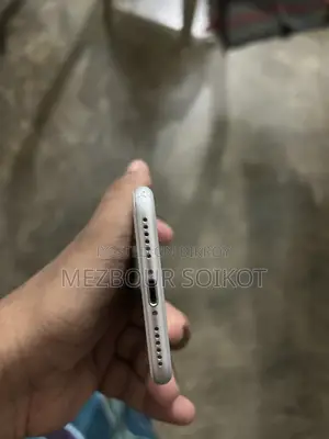 অ্যাপল আইফোন ৭ ৩২ জিবি সাদা