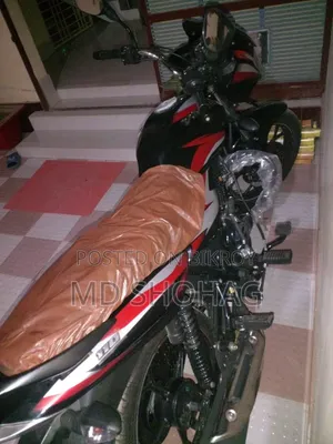 বাজাজ ডিসকভার ১১০ ২০২২ ব্ল্যাক