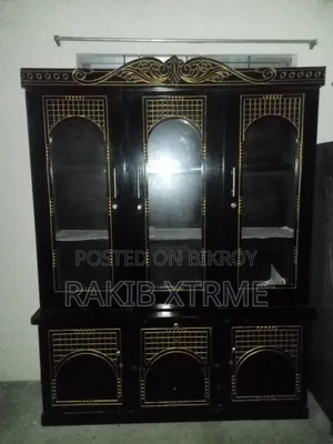Particle Board Showpiece Showcase