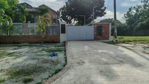 5 katha plot in Sector No. 22 on a low budget.