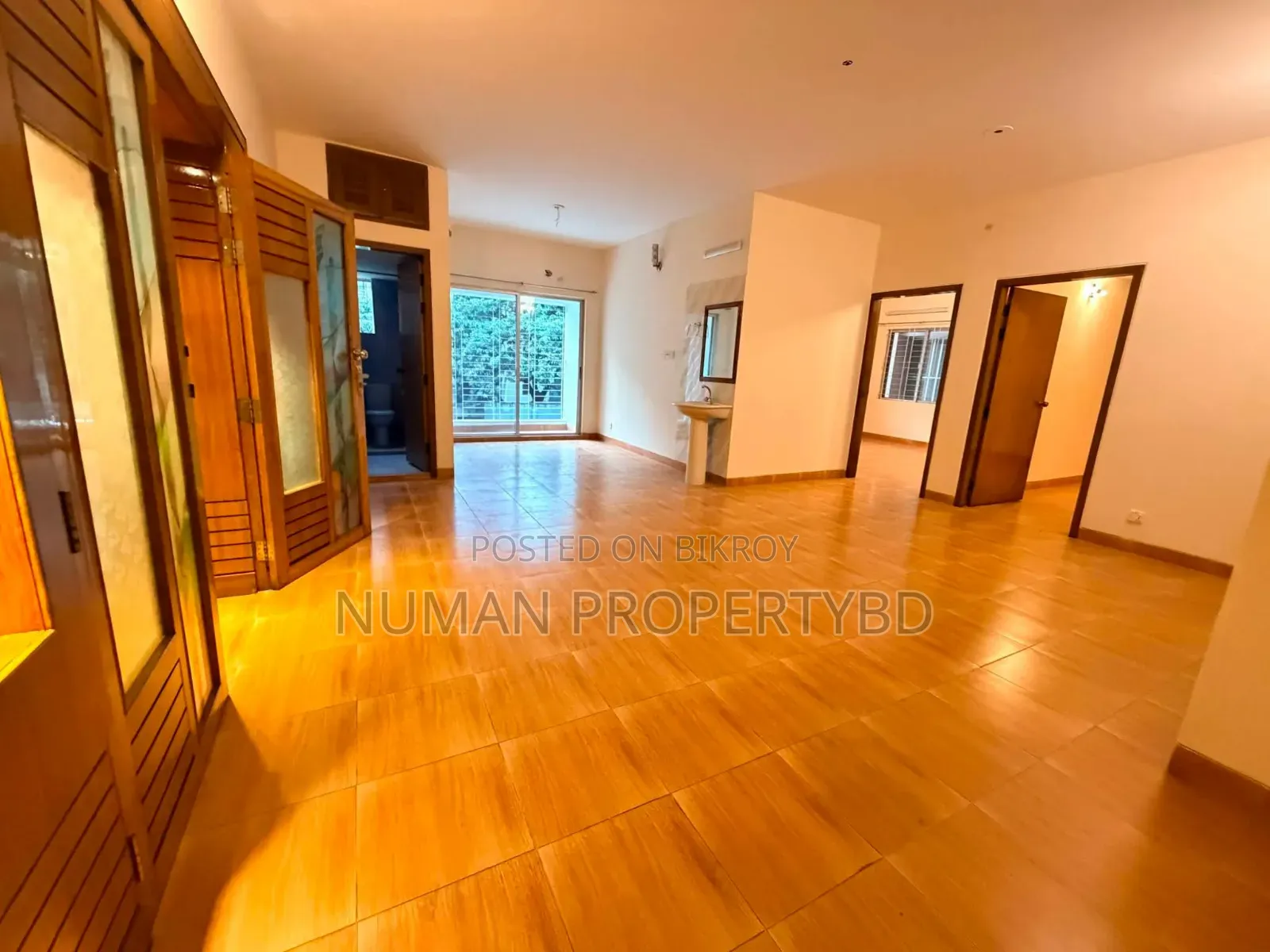4-Bedroom Apartment in Numan Property Bd, Basundhara for Rent
